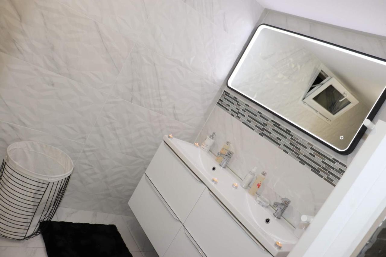Love Room Givors Esterno foto