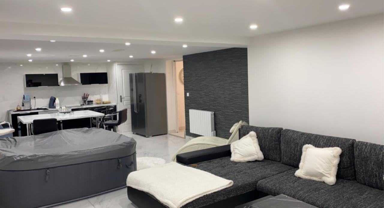 Love Room Givors Esterno foto