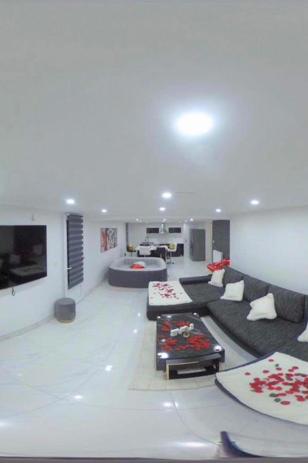 Love Room Givors Esterno foto