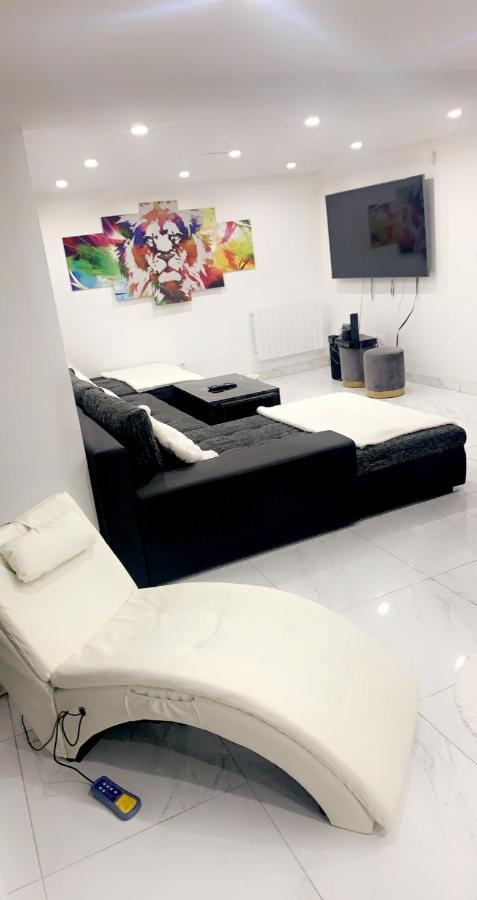 Love Room Givors Esterno foto