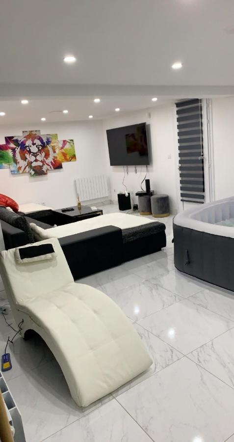 Love Room Givors Esterno foto
