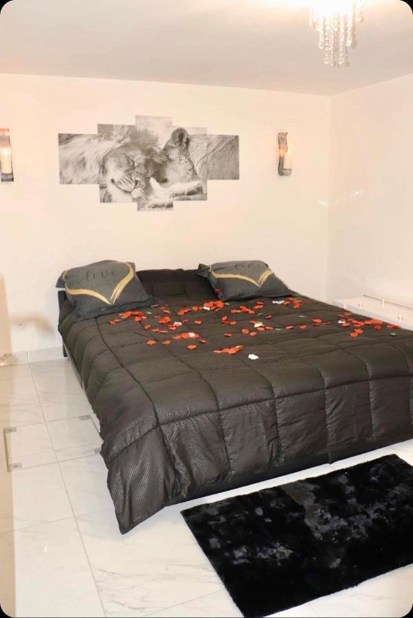 Love Room Givors Esterno foto